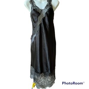 Victoria’s Secret black satin and lace full length slip gown negligee medium EUC